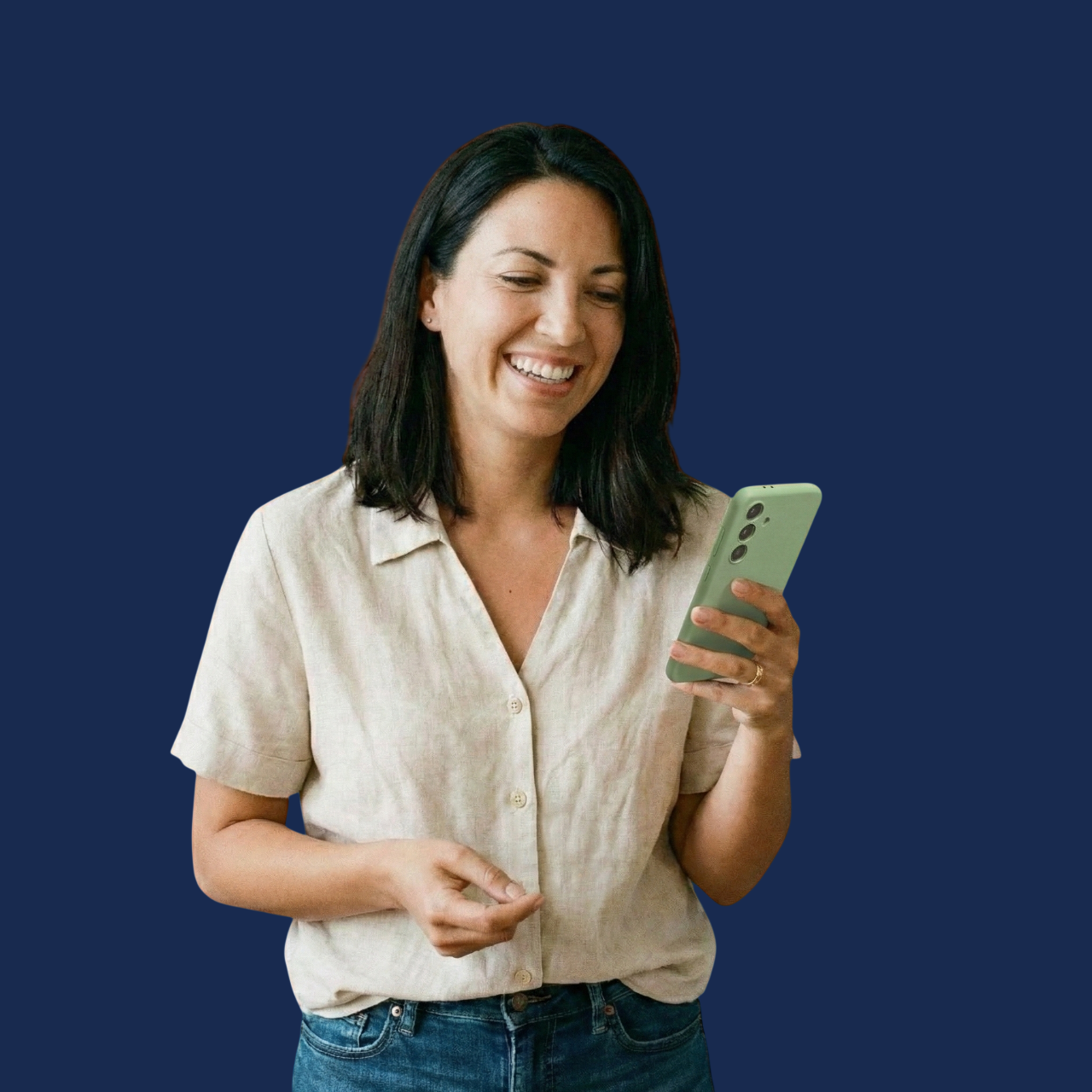 Família sorridente aproveitando benefícios